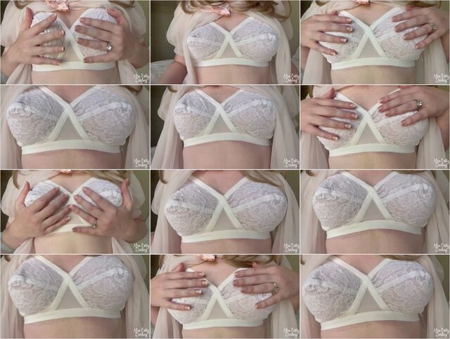 Mrs Betty Darling Mommy-in-Her-Vintage-Bra Preview