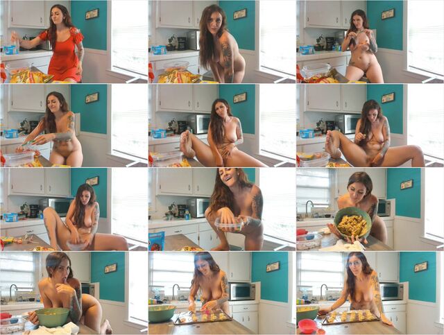 pregnant-kelly-naughty-birthday-treats-from-mom Preview